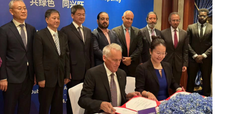 شركة هونغ يوان دينجلي للطاقة الجديدة بالصين تحضر القمة العالمية لطاقة المستقبل في أبوظبي